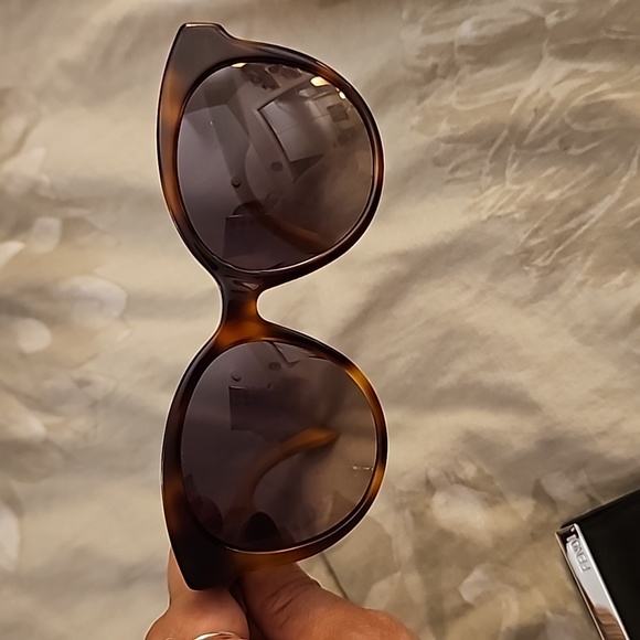 FENDI Women's Sunglasses. Pre-owned - Picture 11 of 12